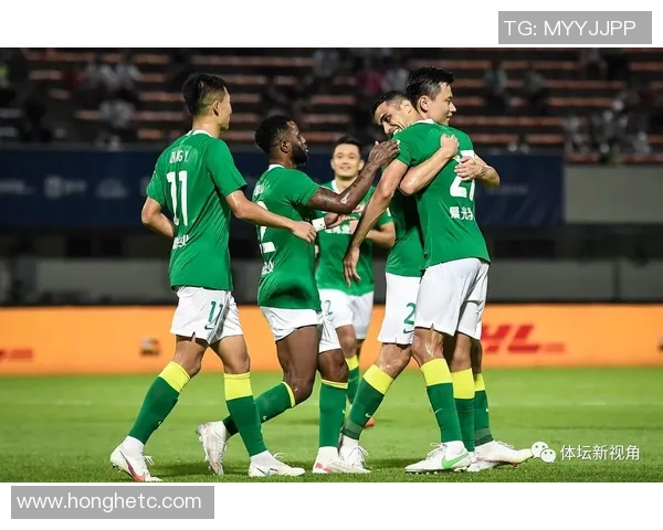 杭州足球队以59分领跑冠军赛积分榜展现强劲实力